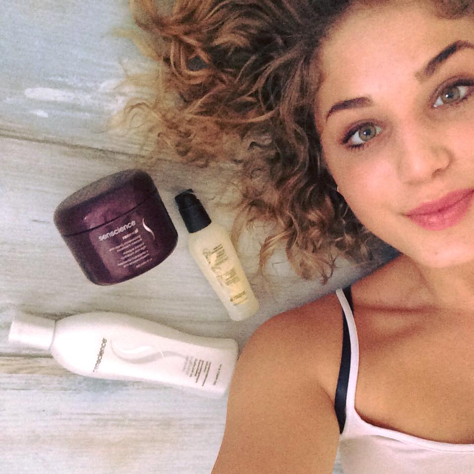 nyári dia színésznő, hairspa budapest, online idpontfoglalás budapest