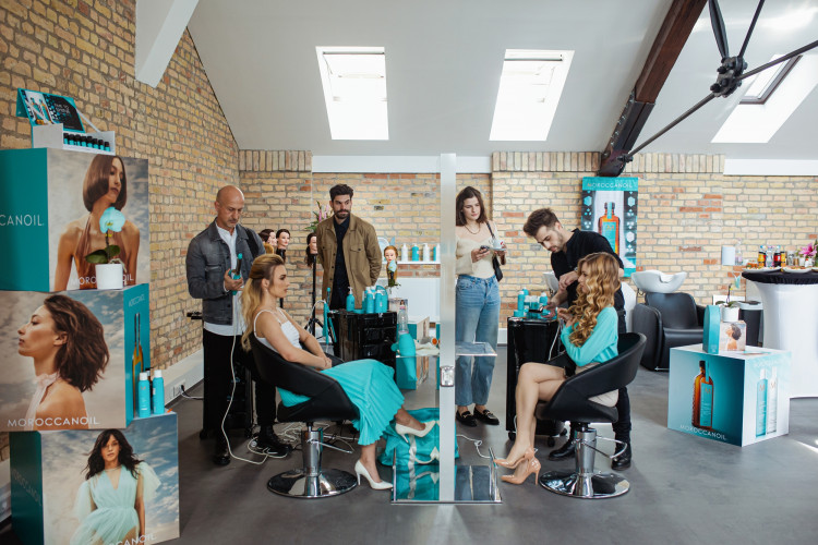 a_moroccanoil_bemutatja_budapest_legujabb_hajformazasi_trendjeit
