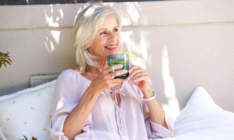 forradalmi_technologia_a_hajfiatalitas_vilagaban_denza_lezeres_hajkezeles_