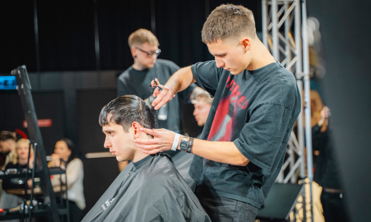 kepes_beszamolo_ilyen_volt_a_barber_fesztival_barber_battle_budapest_2024 kepes_beszamolo_ilyen_volt_a_barber_fesztival_barber_battle_budapest_2024