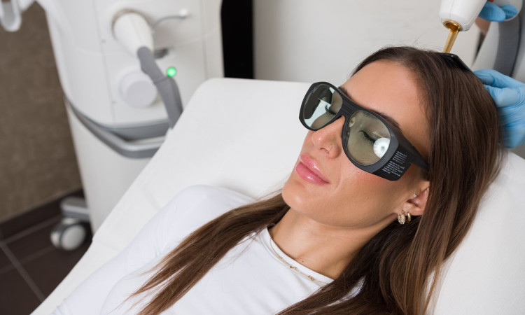 hajgyogyaszat_mesterseges_intelligenciaval_az_egeszseges_haj_titka_a_denza_kozpontokban