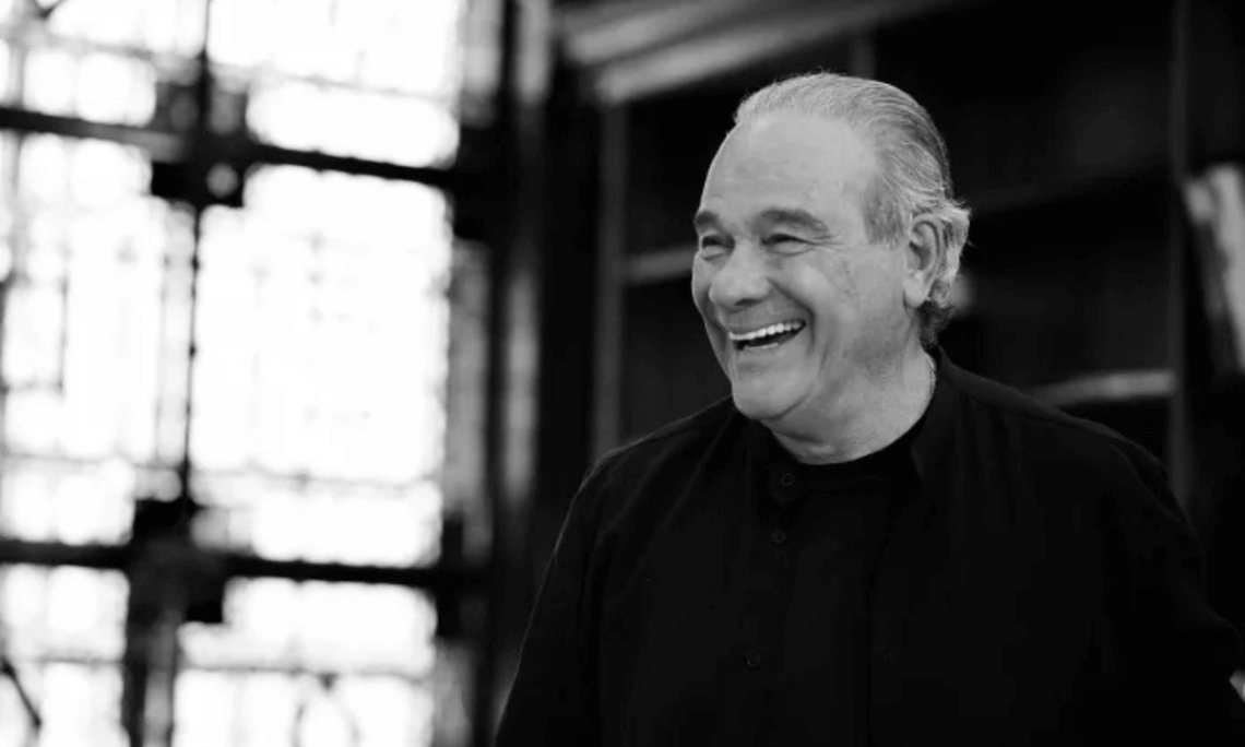 Tony Rizzo, a fodrász ikon lovagi címben részesült