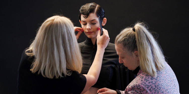 dancso_erika_frizura_kollekcio_2023_osz_tel_univerzum dancso_erika_frizura_kollekcio_2023_osz_tel_univerzum