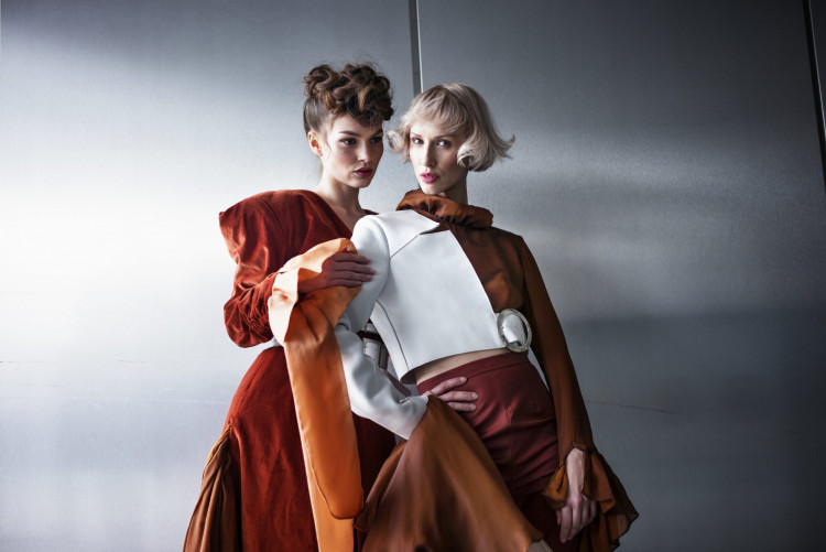 Dancso_Erica_autumn_Dancso_Erica_autumn_2020_frizurak_felhosszu_hajbol_40_kep_dancso_erika_termeszet_kollekciojabol_.jpg Dancso_Erica_autumn_Dancso_Erica_autumn_2020_frizurak_felhosszu_hajbol_40_kep_dancso_erika_termeszet_kollekciojabol_.jpg