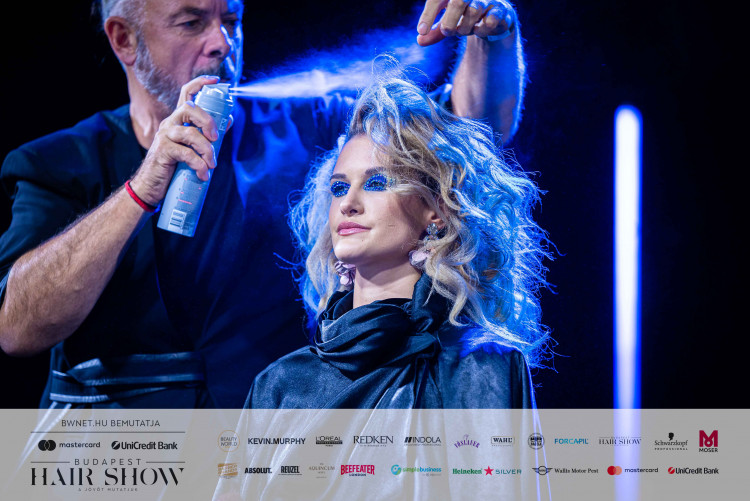 balayage_technikak_es_hajvagasok_szimbiozisa_masterclass_budapest_hair_show
