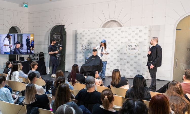 barber_roadshow_2025_hayden_cassidy_borbely_szeminarium_kepes_beszamolo barber_roadshow_2025_hayden_cassidy_borbely_szeminarium_kepes_beszamolo