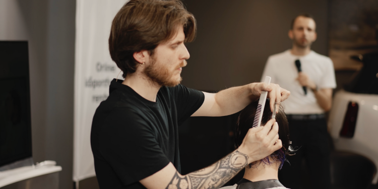 barber_roadshow_videos_beszamolo_noi_ferfi_hajvago_szeminarium