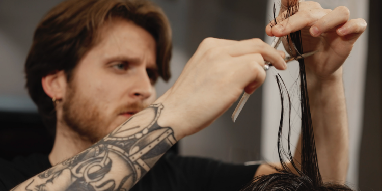 barber_roadshow_videos_beszamolo_noi_ferfi_hajvago_szeminarium