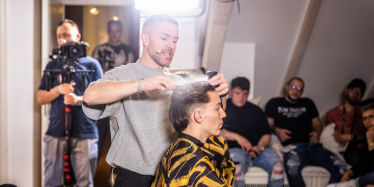 budapest_hair_show_alan_beak_barber_arena