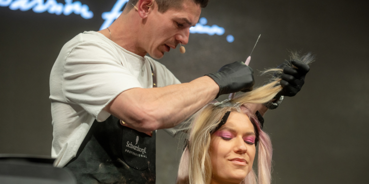 danilo_bozic_airtouch_technika_budapest_hair_show