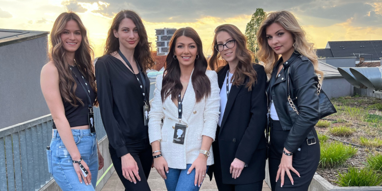 divatos_szoke_hajszinek_bezs_hajszin divatos_szoke_hajszinek_bezs_hajszin