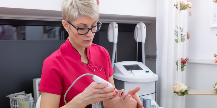 fenyvedelem_fontossagarol_bobany_bea_kozmetikus_szakemberrel