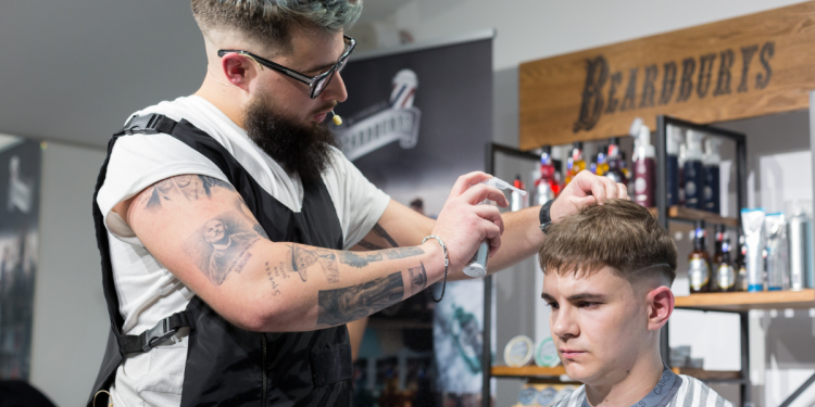 ferfi_hajak_hogyan_donti_el_a_borbely_mi_all_jol