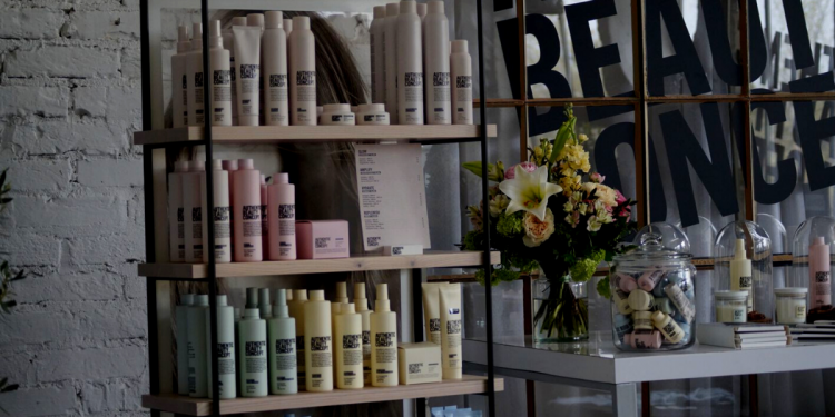 betekintes_a_fotozasok_es_forgatasok_vilagaba_fodraszoknak_szolo_kepzes_lazar_jozsef_vezetesevel