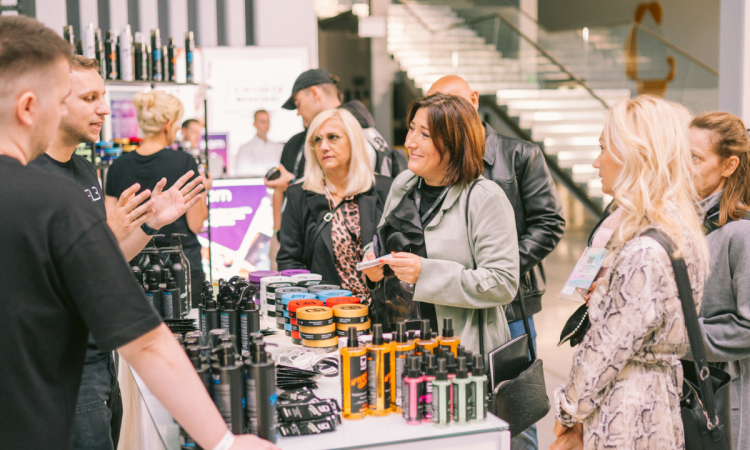 joli_fodraszkellek_csaladi_vallalkozasbol_orszagos_siker