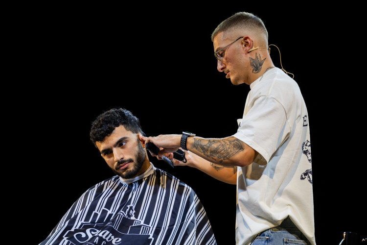 kepes_beszamolo_galaxy_cosmetics_barber_fesztival_barber_battle_budapest_2023_szinpadan