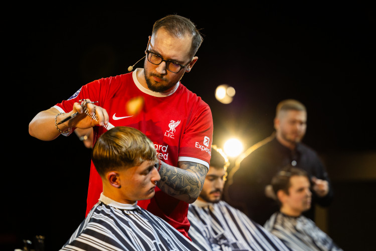 kepes_beszamolo_galaxy_cosmetics_barber_fesztival_barber_battle_budapest_2023_szinpadan