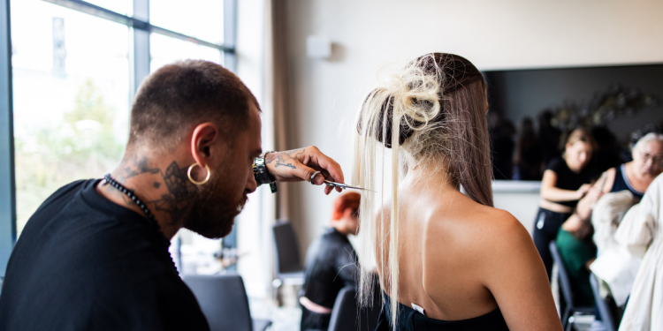 kepes_beszamolo_hair_line_Kft_30_szuletesnapjarol