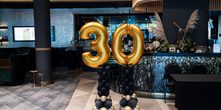 kepes_beszamolo_hair_line_Kft_30_szuletesnapjarol