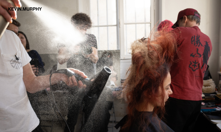 parizsi_divathet_2026_kevin_murphy_a_stella_mccartney_es_a_caroline_hu_bemutatoin