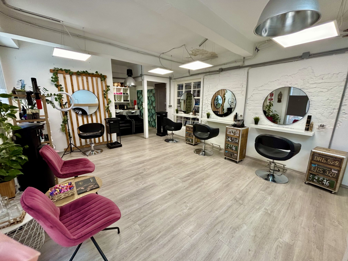 Farkas Hair Salon & Academy - Fodrászat, Kozmetika