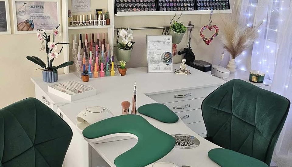 Simon Kamilla - Kézápolás