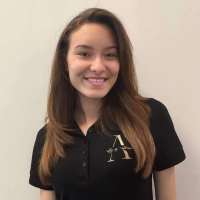 Kun Martina (Junior stylist fodrász, hajgyógyász)