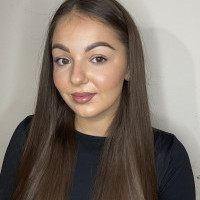 Makkai Dzsenifer (szempilla/szemöldök stylist)