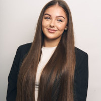 Makkai Dzsenifer (szempilla/szemöldök stylist)